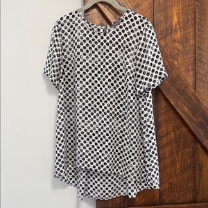 Vince Camuto Monochrome Polka Dot Short Sleeve Top